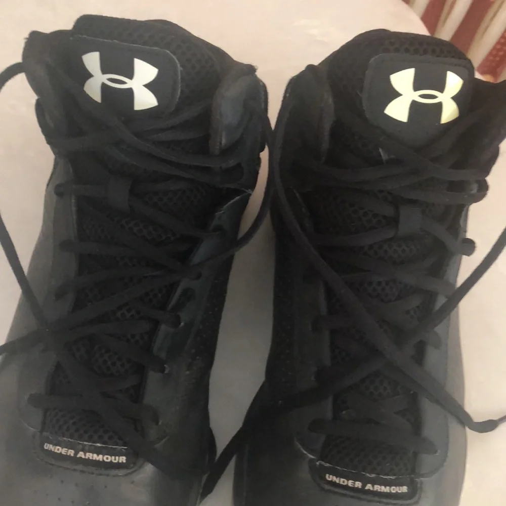 Under Armor Men’s Micro G Sneakers